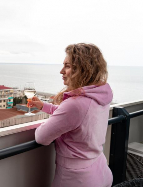 Luxury flat with sea view in Orbi City
